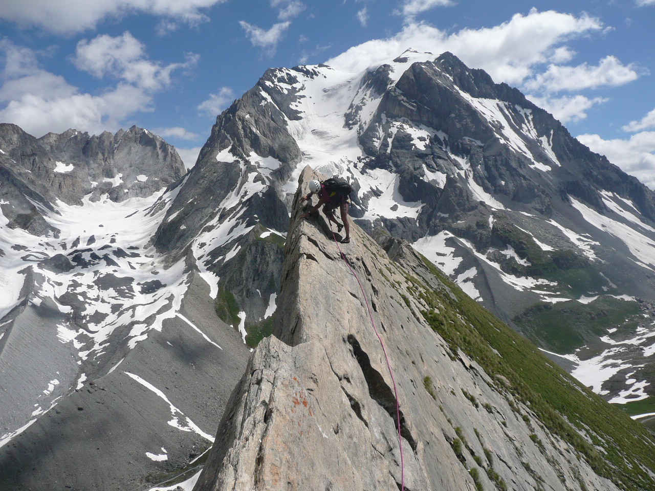 comment on progresse sur l'arête