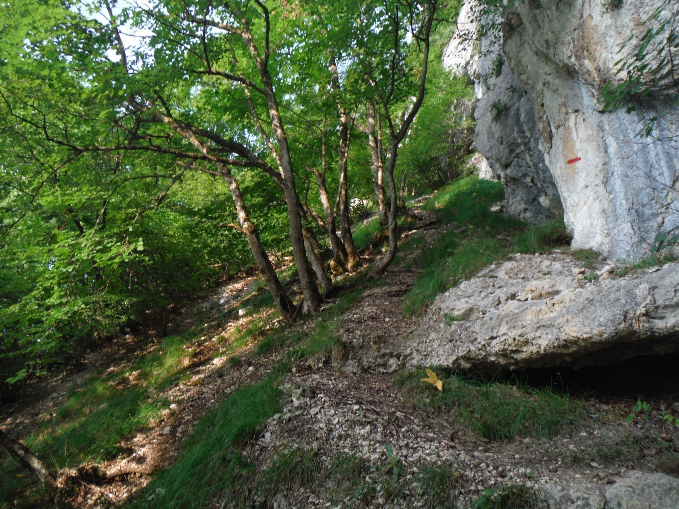 Passage à côté de la grotte de l'Ours