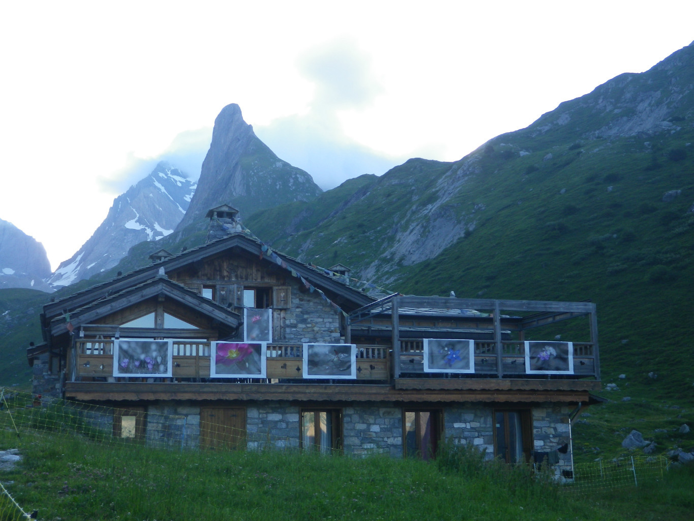 Aiguille de la vanoise et refuge des barmettes