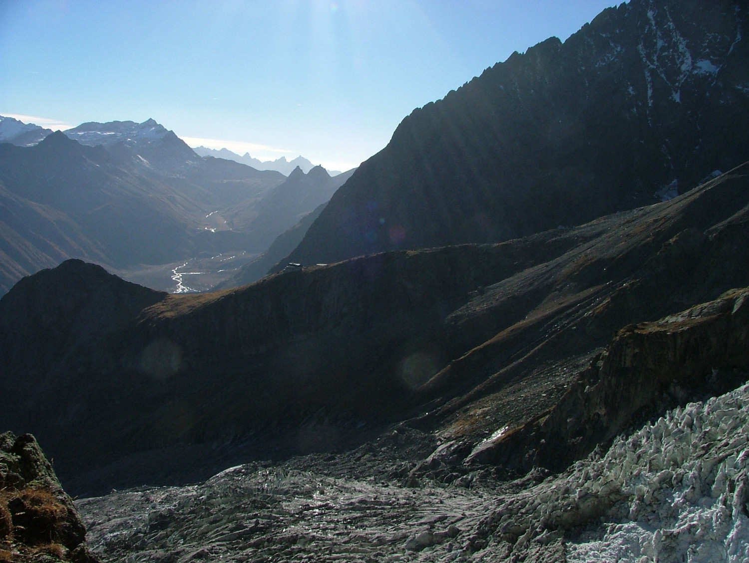 Col des Chasseurs : galiceir du Fréney, refuge Monzino, Pyramide Calcaires, col de la Seigne .....