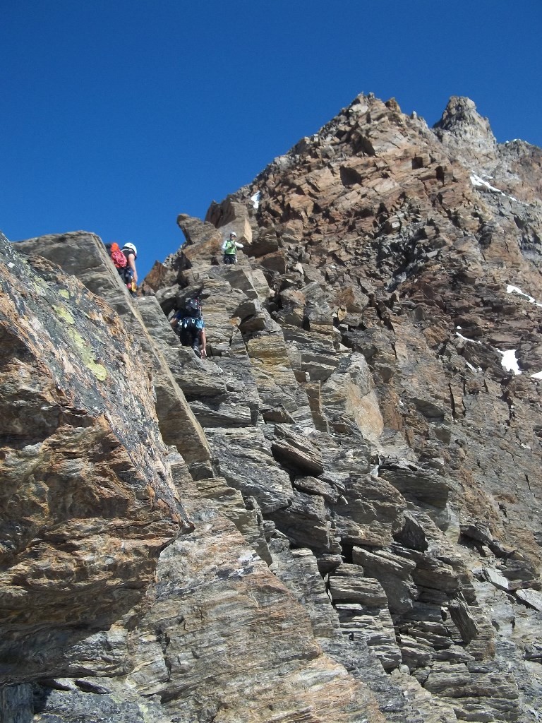 Première partie de l'arête jusqu'à la pointe 3906m (sommet sud)