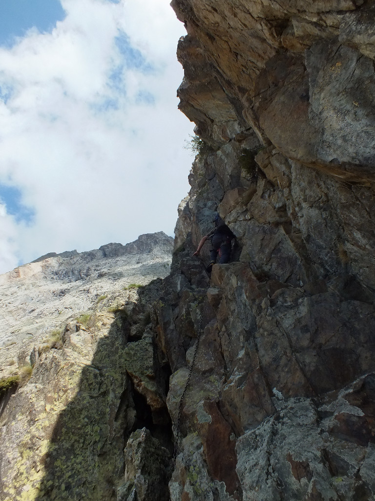 Via ferrata d'accès au refuge Borelli, c'est sympa mais nous avons du monde qui descend au dessus de nous ........