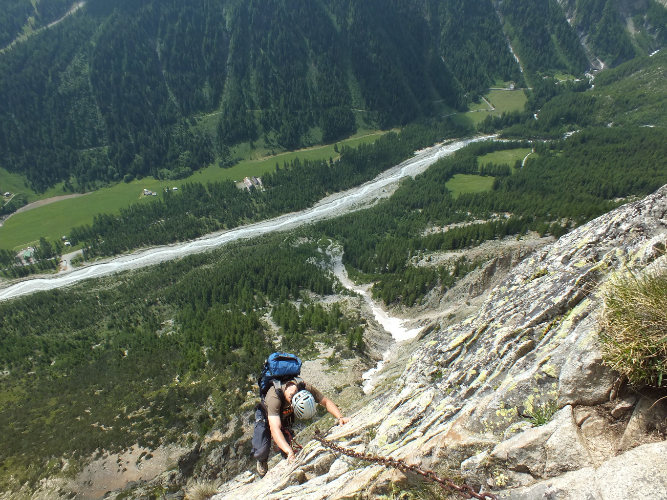 Via ferrata d'accès au refuge Borelli, la sortie par Théo