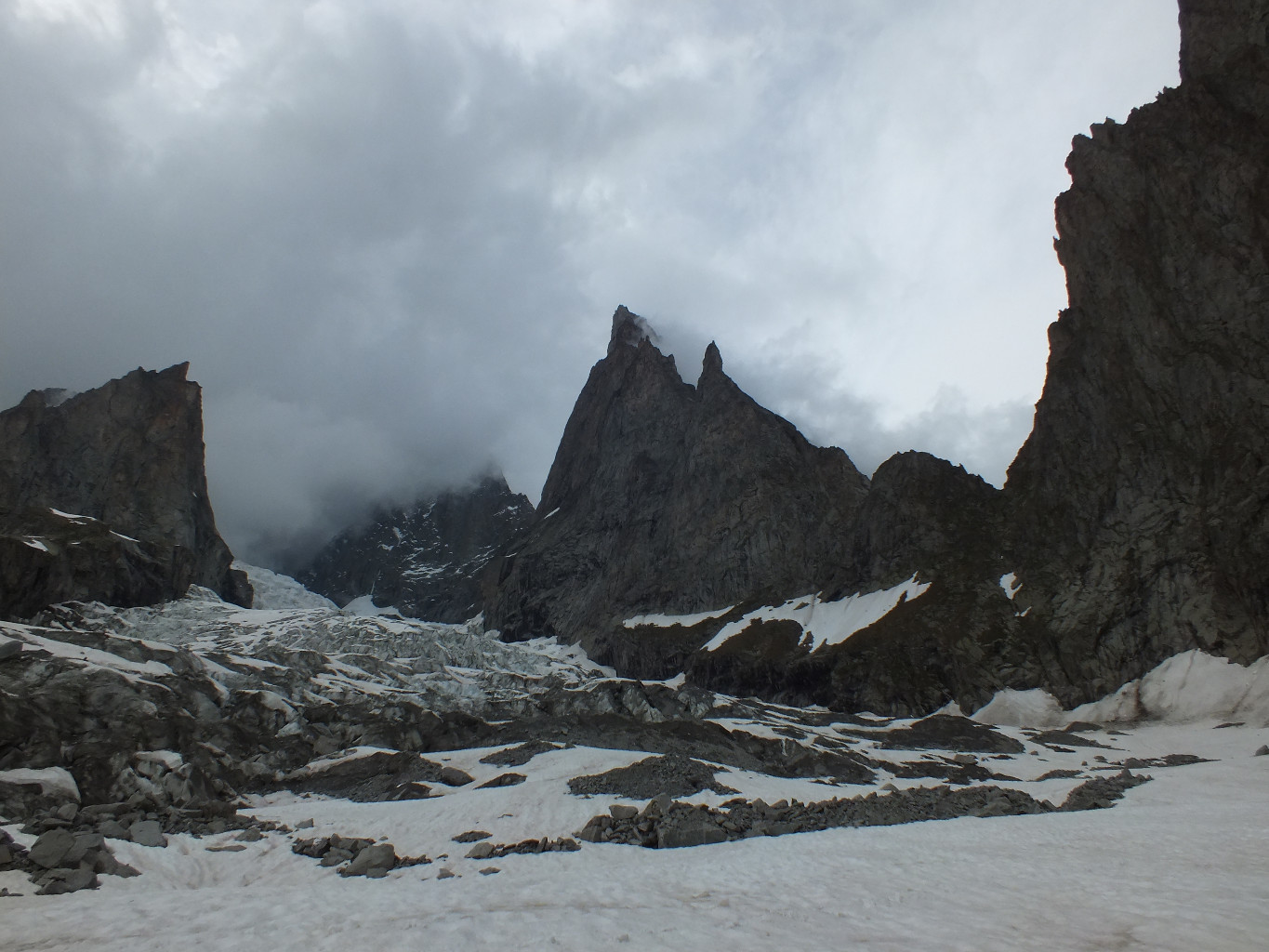 Col des Chasseurs : le glacier du Fréney ne cesse de reculer et la marche devient haute