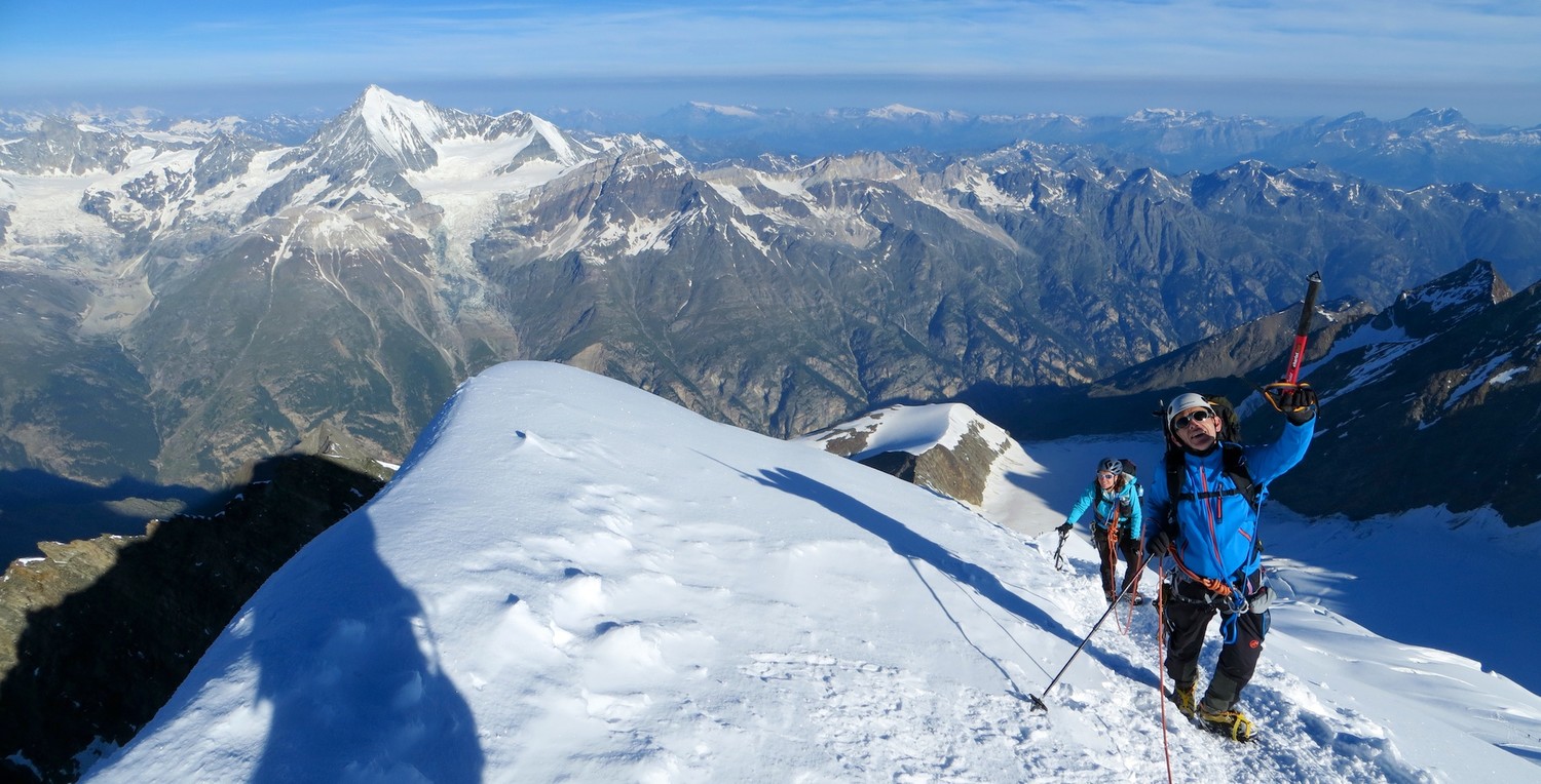 Arrivée au sommet du Dom