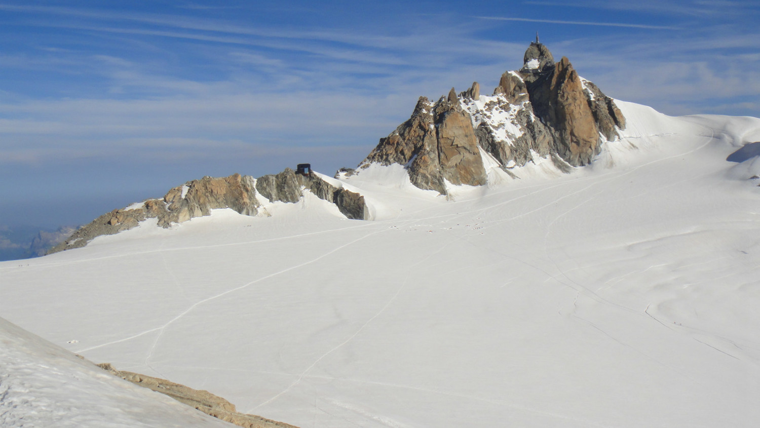 vue sur l'arête à Lolo et l'arête des cosmiques