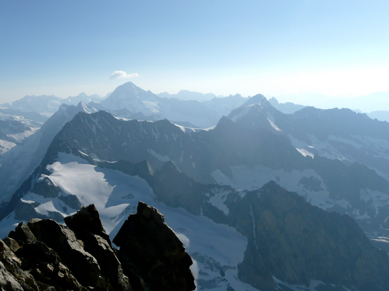 Aletschhorn et Nesthorn vus du sommet du Bietschhorn