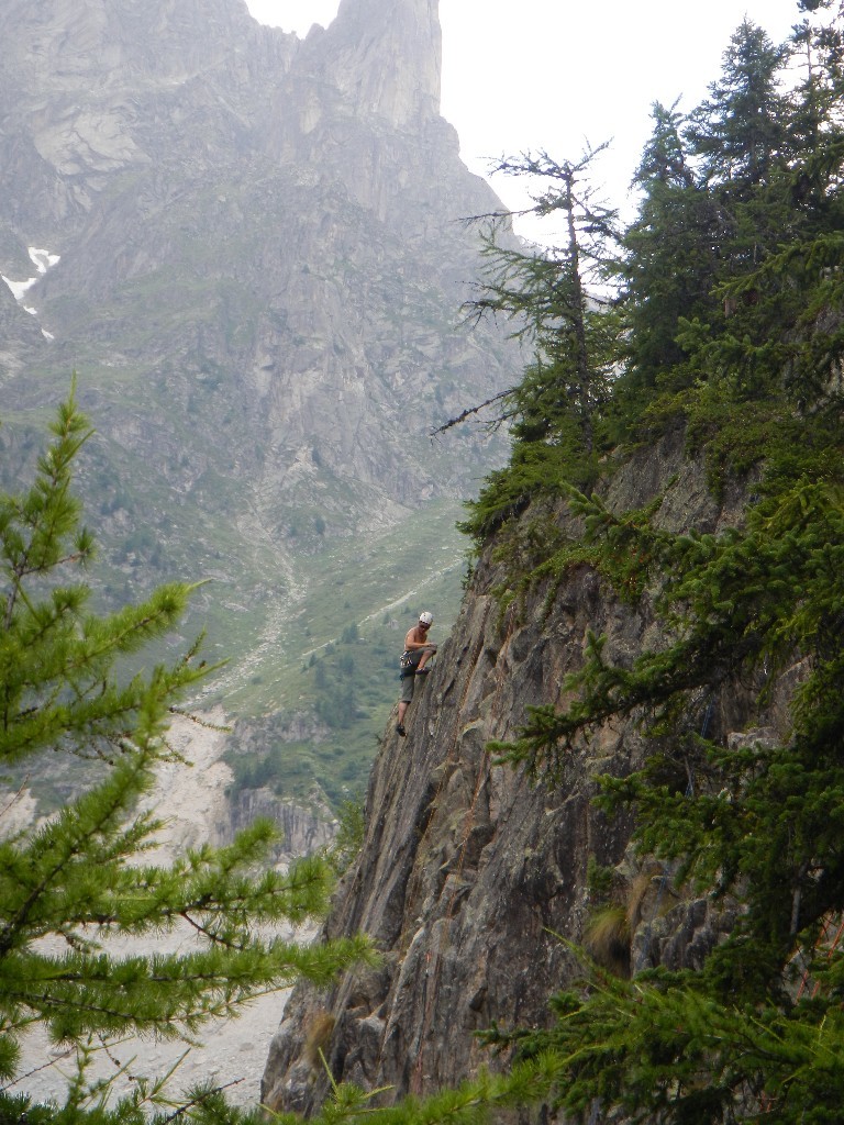 Vinz dans La gênée à tonton (6c)
