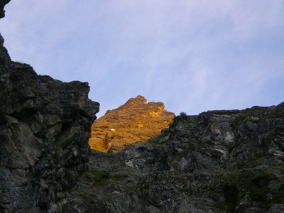 Le sommet au soleil couchant vue de l'attaque , aprés une journée d'ouverture Le sommet au soleil couchant vue de l'attaque , aprés une journée d'ouverture