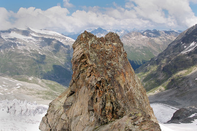 Piz Umur; la vetta vista dalla cresta SE Piz Umur; la vetta vista dalla cresta SE