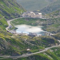 Col et hospice du Grand Saint-Bernard