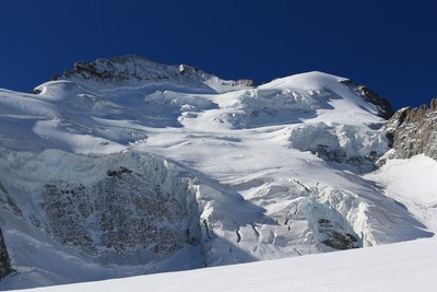 Gros plan sur l'itinéraire d'accès aux Barre et Dôme de Neige des Ecrins Gros plan sur l'itinéraire d'accès aux Barre et Dôme de Neige des Ecrins