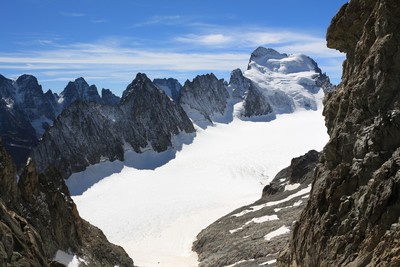 La Barre des Ecrins et le Glacier Blanc vus de la Brèche Cordier La Barre des Ecrins et le Glacier Blanc vus de la Brèche Cordier
