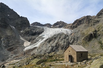 Le Refuge Tuckett et la langue terminale du Glacier Blanc