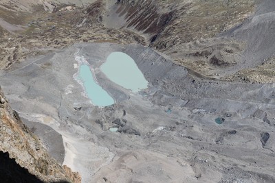 Le(s) lac(s) du glacier d'Arsine vu(s) de la Brèche Cordier