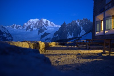 Refuge Couvercle et le Mont Blanc Refuge Couvercle et le Mont Blanc