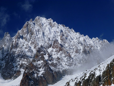 fusion de neige et de roc sur les éperons du Chardonnet fusion de neige et de roc sur les éperons du Chardonnet