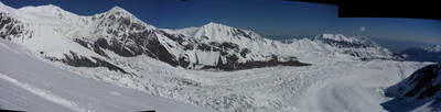 5200m, vur sur le glacier du pic Lénine 5200m, vur sur le glacier du pic Lénine