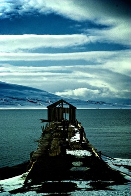 Entre mer et montagne (Kolbai, Svalbard) Entre mer et montagne (Kolbai, Svalbard)