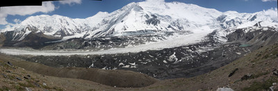 Le long du glacier Vladimir Ilitch Oulianov Le long du glacier Vladimir Ilitch Oulianov