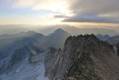 Arête Salenques-Tempêtes au petit matin Arête Salenques-Tempêtes au petit matin