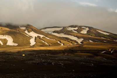 Fin de journée sur le trek du Landmannalaugar - Islande Fin de journée sur le trek du Landmannalaugar - Islande