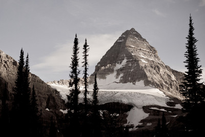 Pyramide au Canada ! (Mt Assiniboine) Pyramide au Canada ! (Mt Assiniboine)