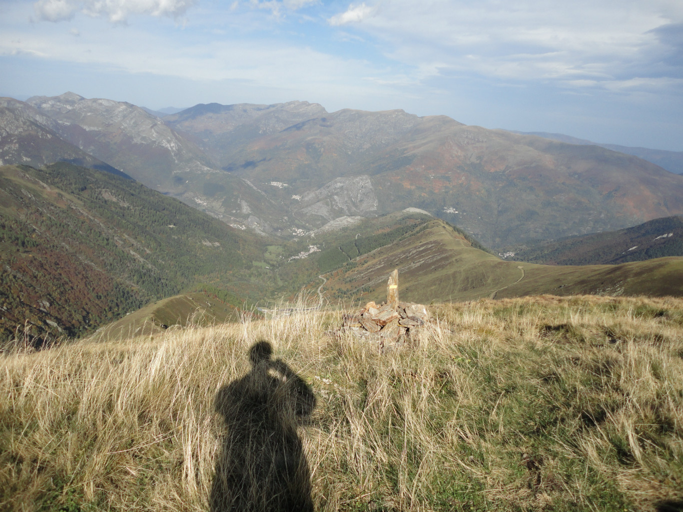  photographe solitaire  au pic deSarrasi Vue vers le NO 