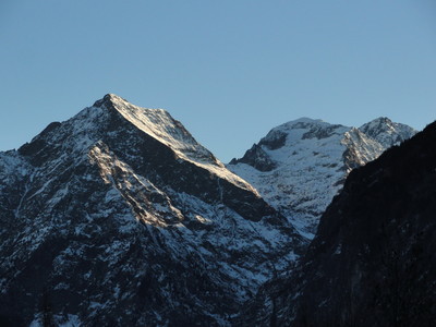 Depuis Bourg d'oisans, la face W de l'Aiguille  de Venosc et la Tête de la Muraillette