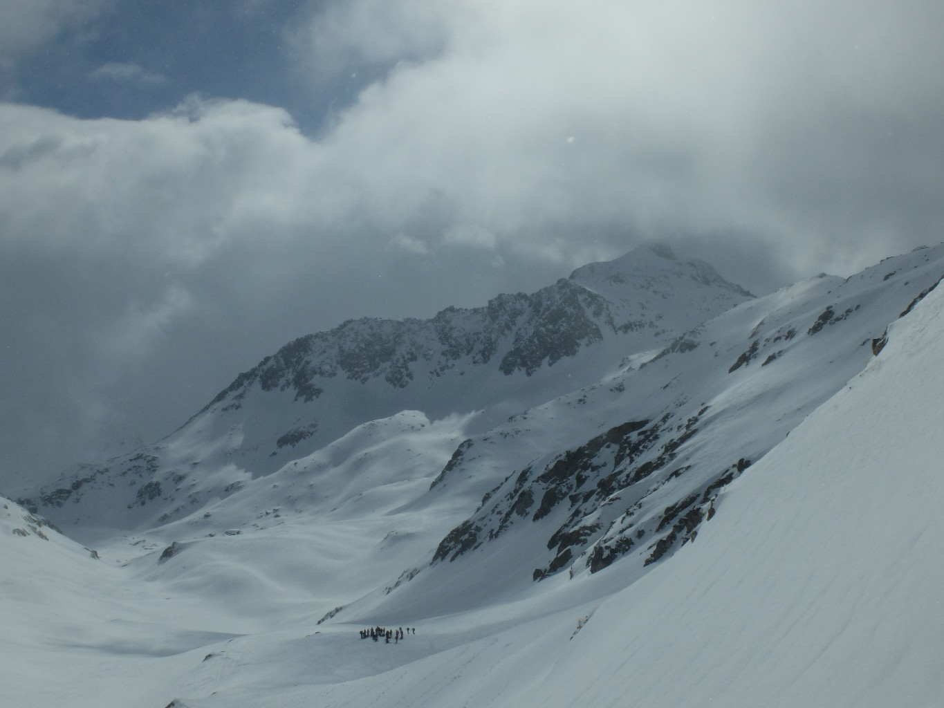 il gruppo sosta prima della martschalllucke in val Tuma
