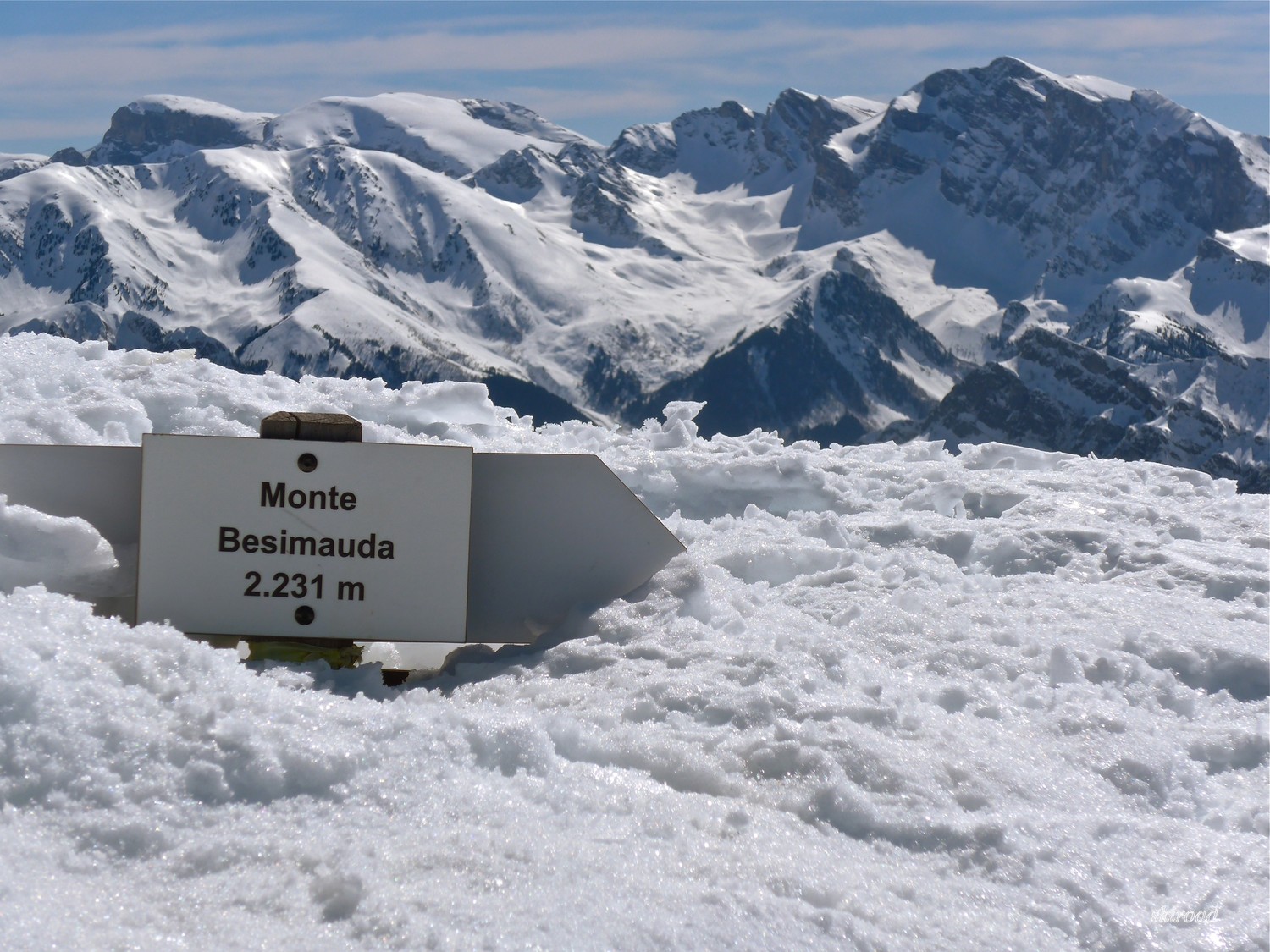 Vue sur les sommets coté Val Pesio de la Saline à Marguareis.