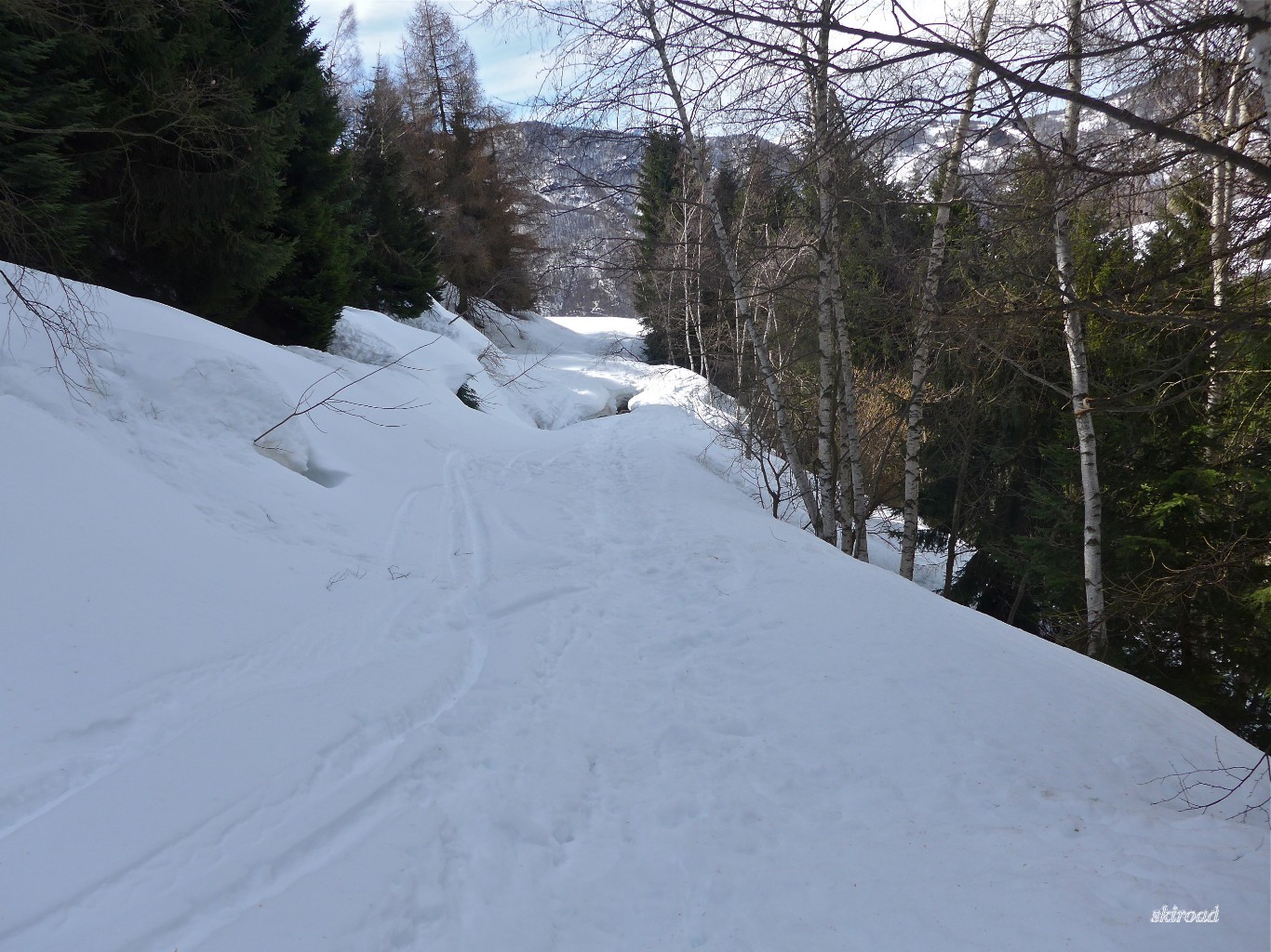 La piste me réserve quelques surprises.