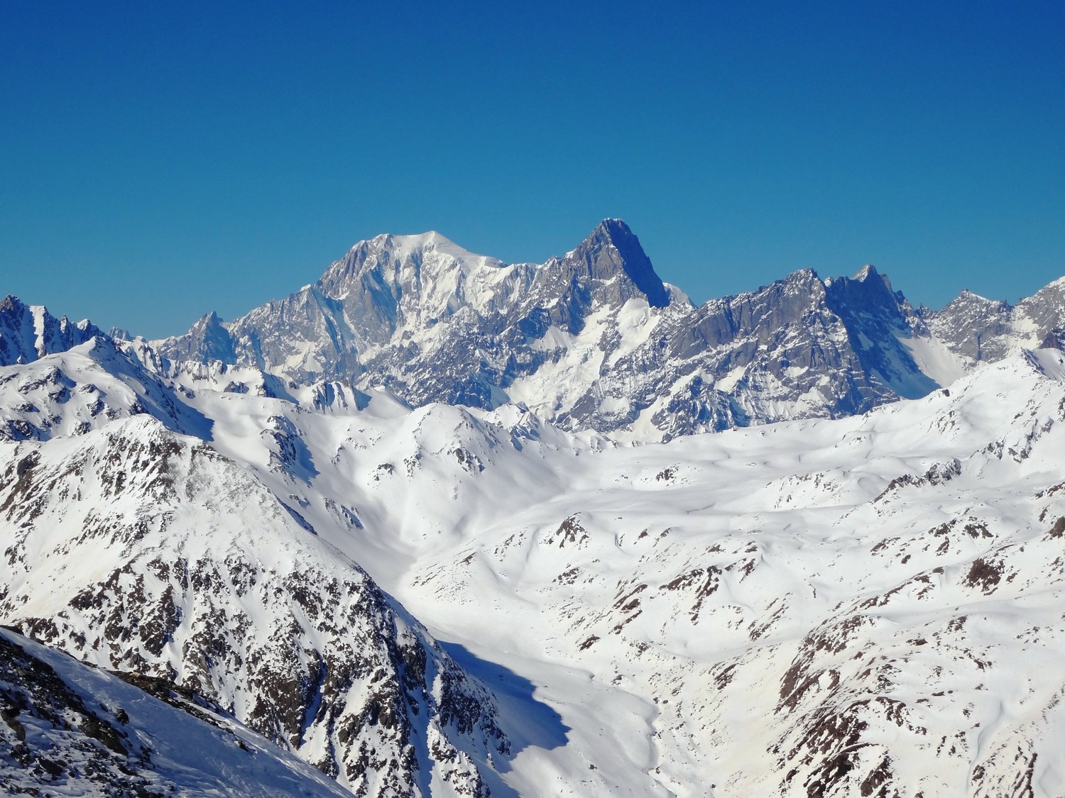 ça ressemble quand même aux Rochers de Naye et à la Dent de Jaman !