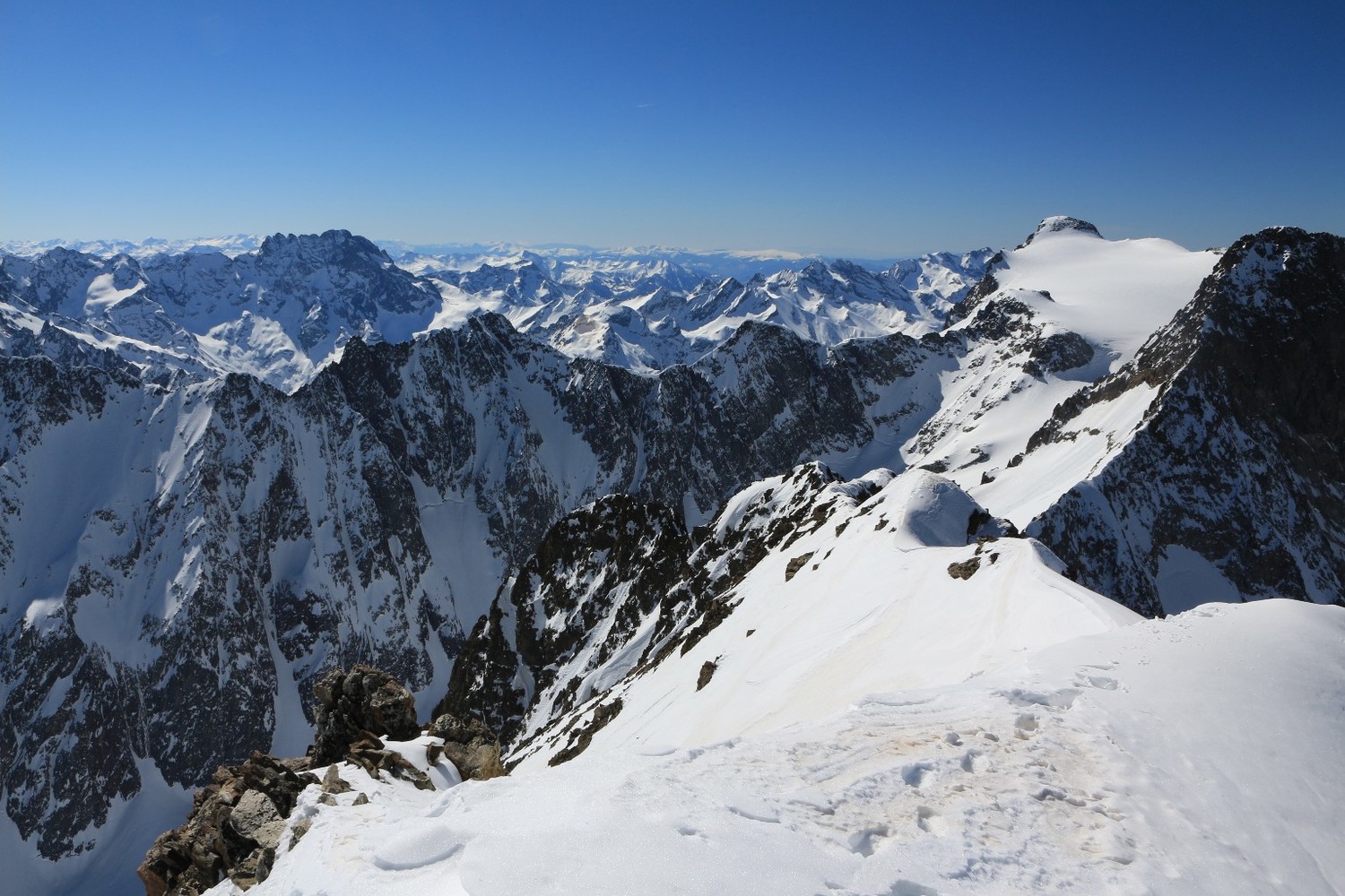 De la Cime de Clot Châtel, vers le S