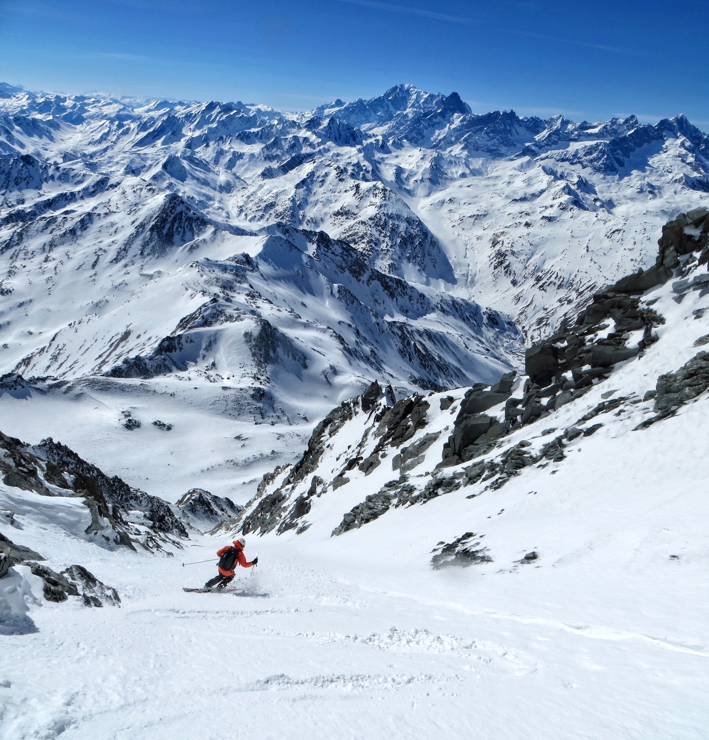 Vers le haut du couloir