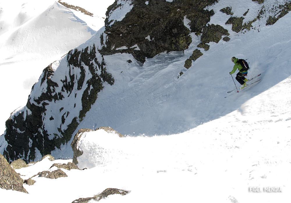 descenso en esquis del midi d'ossau