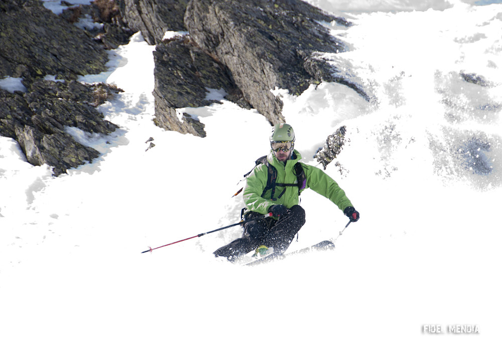 descenso en esquis del midi d'ossau
