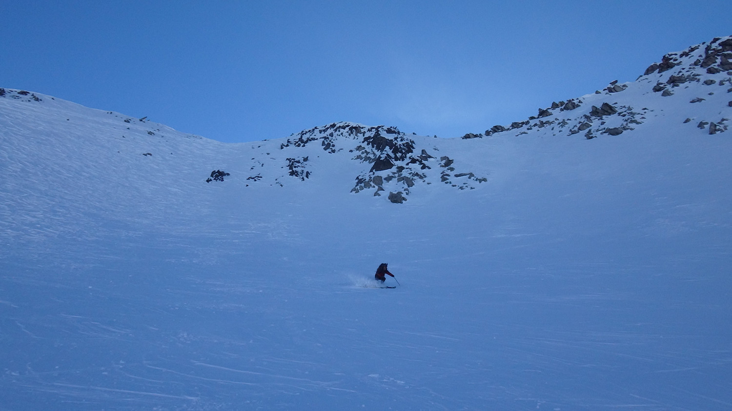 Non amo sciare all'ombra ma ottima visibilità e neve