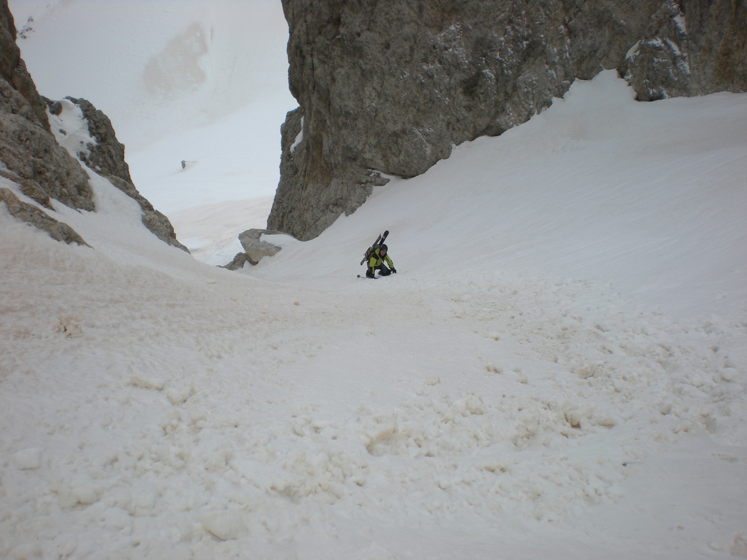 In discesa dal P.sso delle Farangole verso la Val Grande durante la salita ai Bureloni.Traversata P.Valles-Val Venegia.