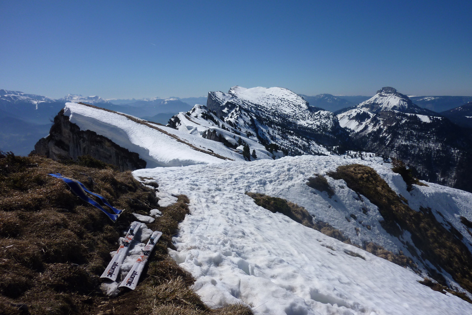 l'enfilade des crêtes du dôme de Bellefont à la dent de Crolles