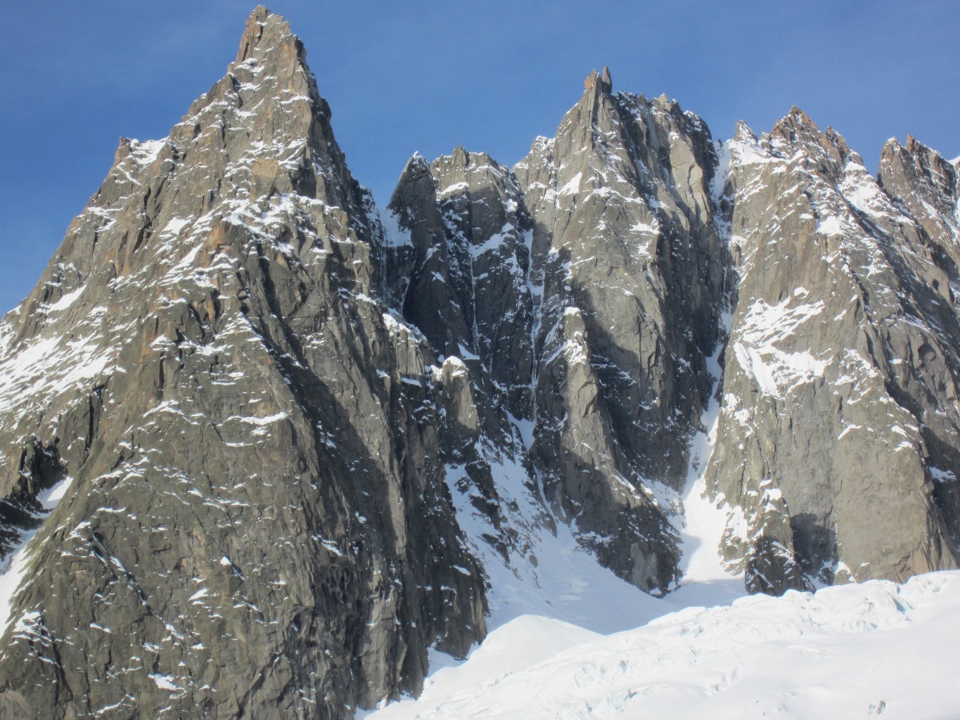 Goulotte Sorenson-Eastman au milieu, ice is nice juste à gauche
