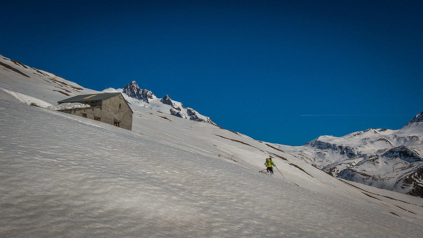 Arrivée aux Tufs. L’Aig des Glaciers pointe son nez.