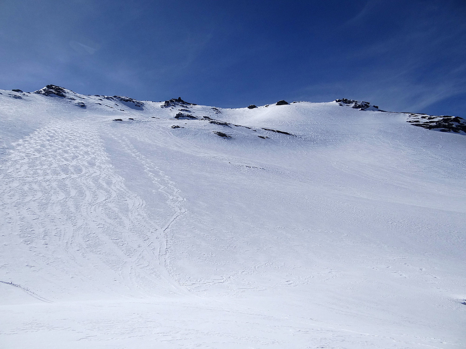 Stricte discipline (presque il y a 2 fortes têtes) chez les héliskieurs