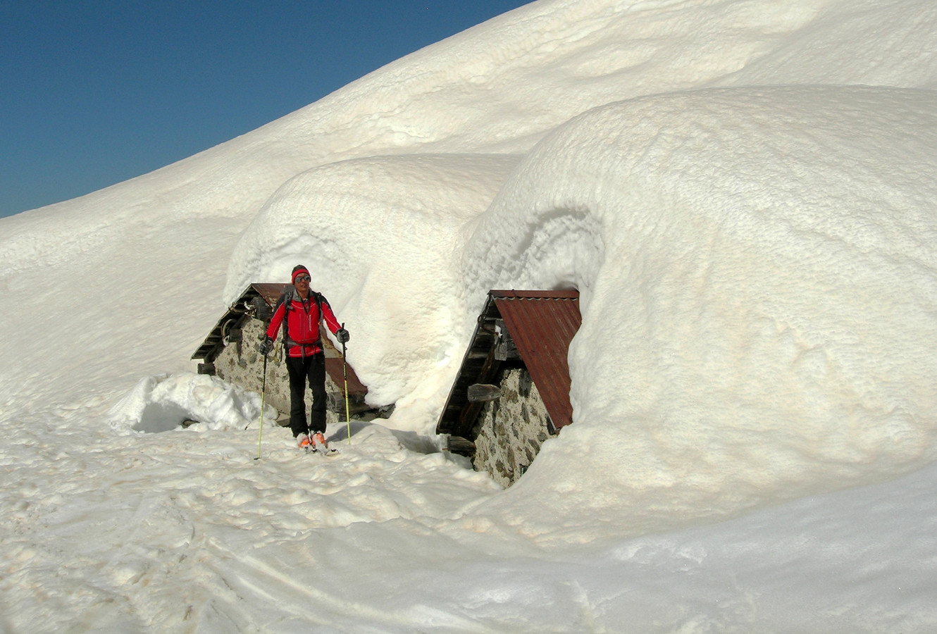 Canalone del Druet; ancora tanta neve all' Alpe del Druet...