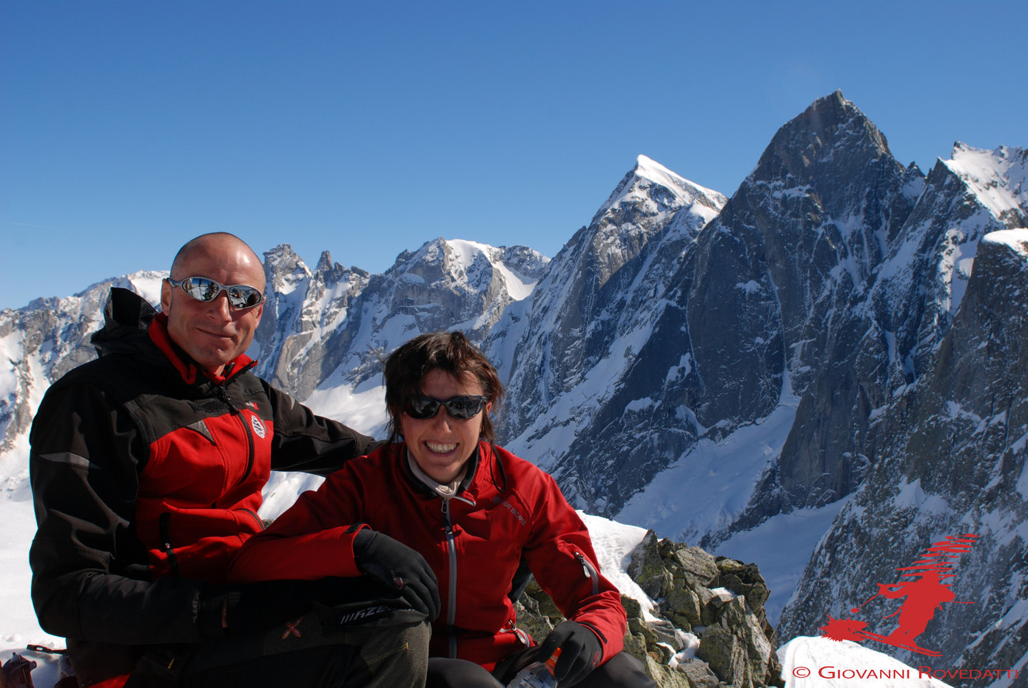Angelo e Mistica sul Pizzo dei Vanni 2774m, con Sciore Cengalo e Badile