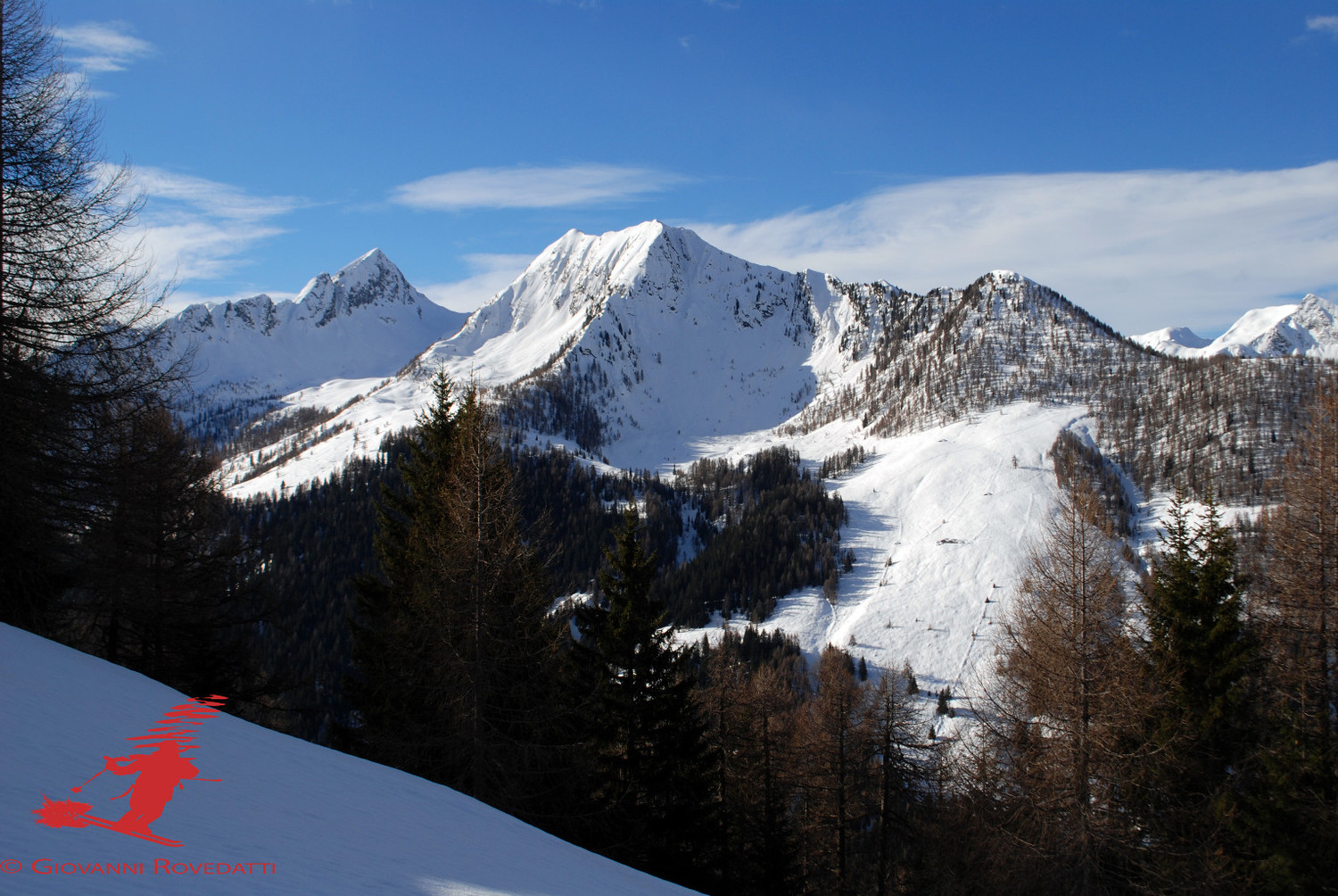 I prati di Gavet con il Monte Gavet 2318m e il Pizzo della Scala 2427m a sinistra