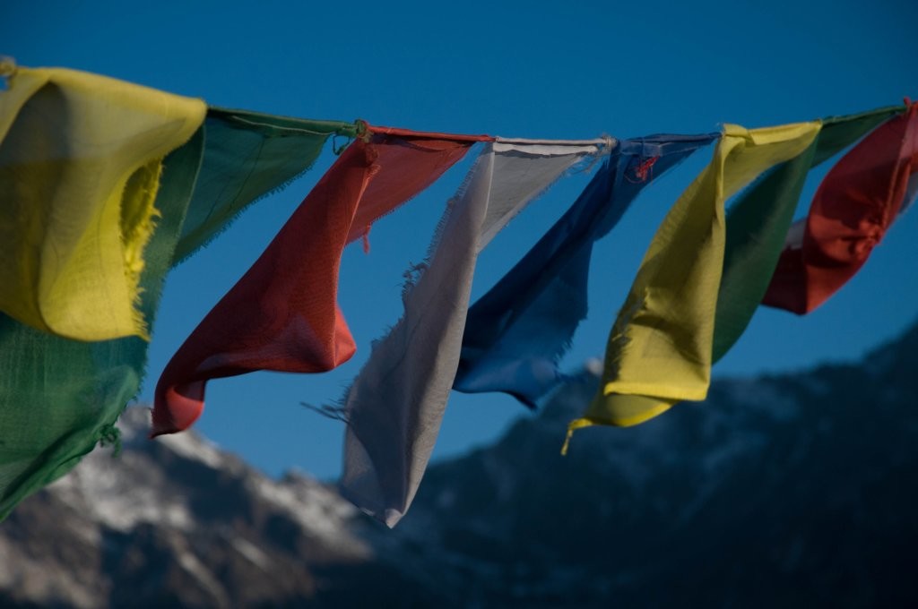 Drapeaux de prières à Thadepati