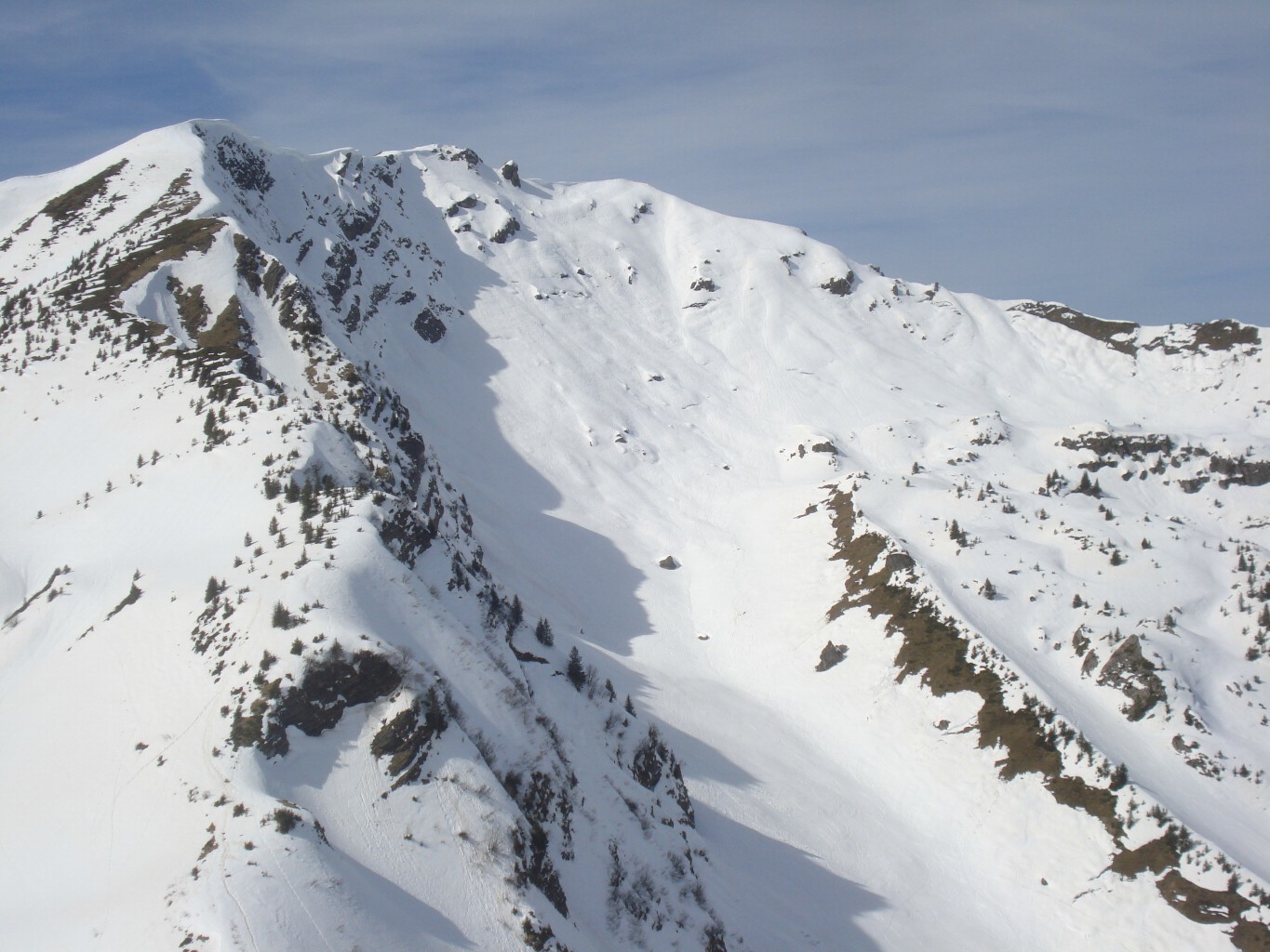 Face NE depuis la brèche au-dessus du lac de Tavaneuse