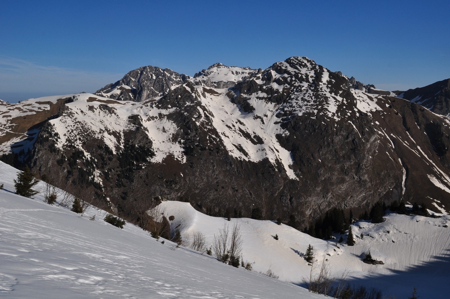 en traversant les bougnes