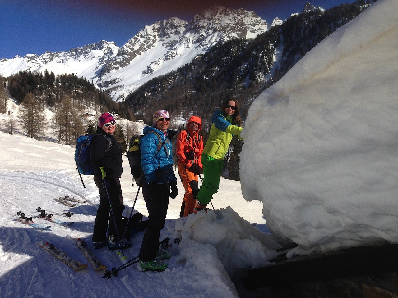 Val da Camp vers 1800m. "Ca tient cette corniche ?"